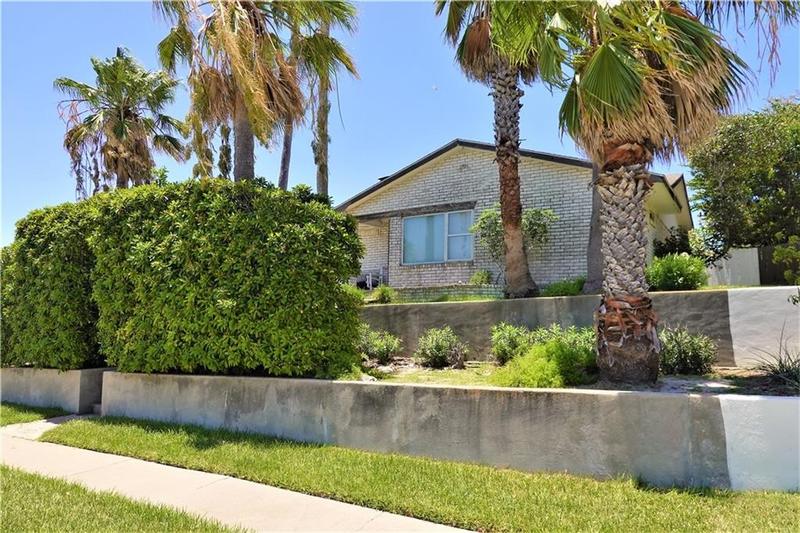 859 Cliff Dr, Portland, TX 78374 for Sale
