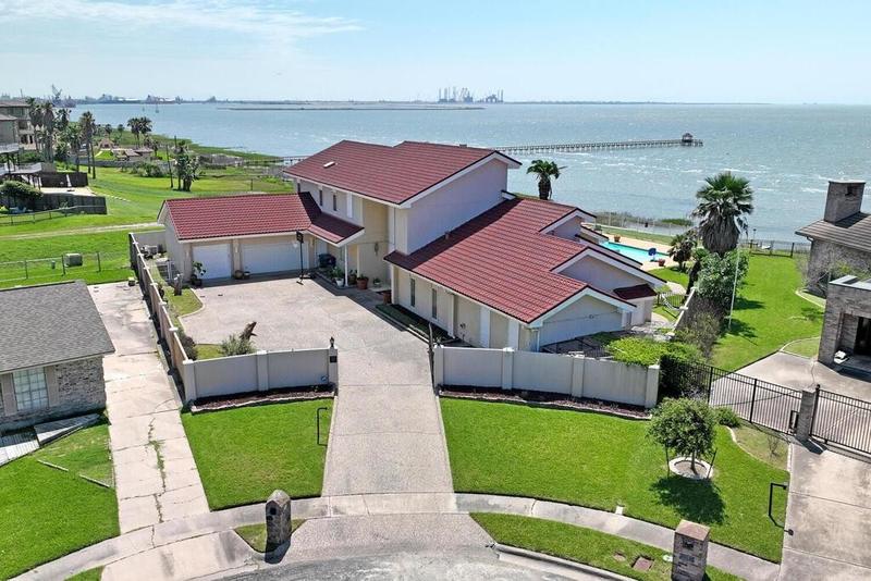 113 Shorecliff Dr, Portland, TX 78374 for Sale