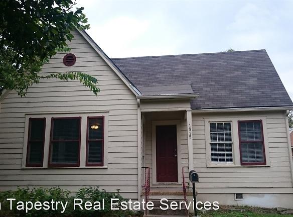 1915 Robbins Pl Austin, TX 78705 - Home For Rent