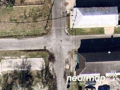 Und 36th St for Sale