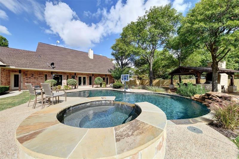 74 Maze Ct, Collinsville, TX 76233 for Sale
