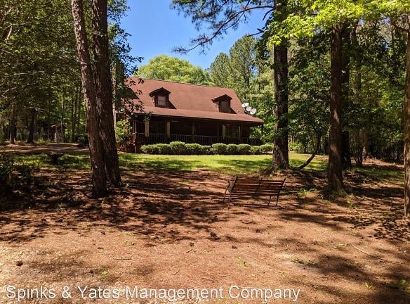1208 Kimbrough Rd Lagrange, GA 30240 - Home For Rent