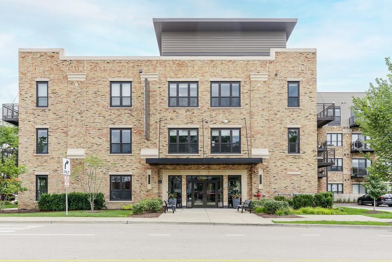 101 West Liberty Street, Unit 214, Barrington, IL 60010 for Rent