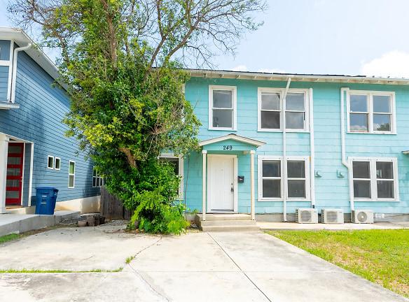 249 Claremont Ave San Antonio, TX 78209 - Home For Rent