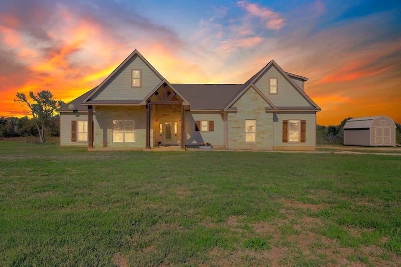 1428 W County Road 465 Rd, Gonzales, TX 78629 for Sale