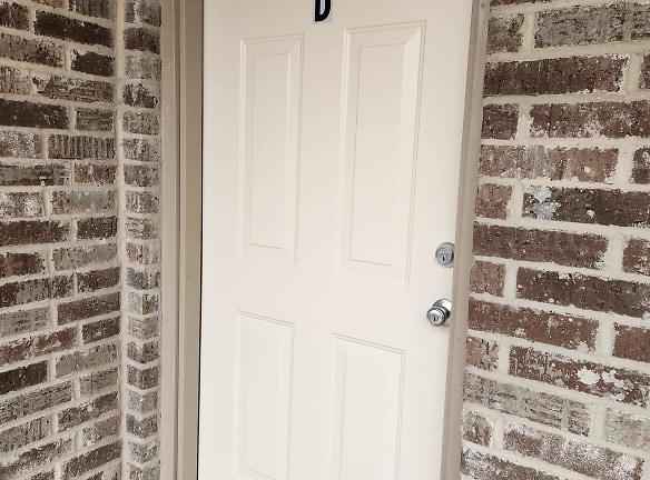 719 N 5th St Paragould, AR 72450 - Home For Rent