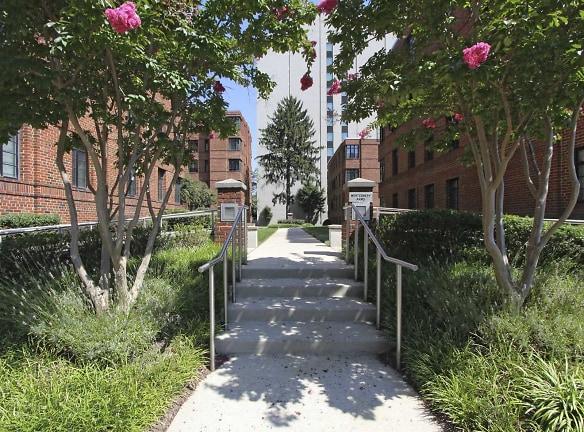 8615 Fenton St Silver Spring, MD - Apartments For Rent