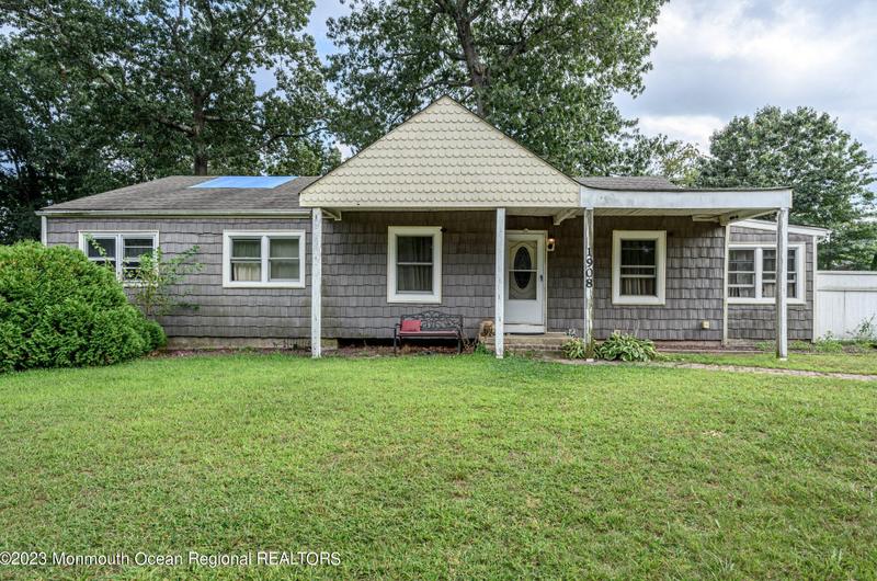 1908 8th Ave, Toms River Township, NJ 08757 - MLS 22323639 for Sale