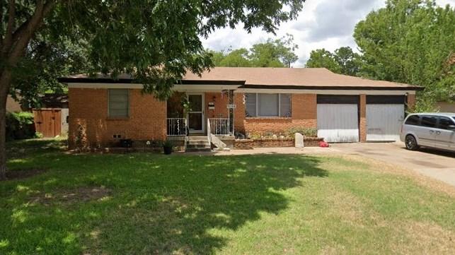 1026 Park Center St, Benbrook, TX 76126 - MLS 20497697 for Sale
