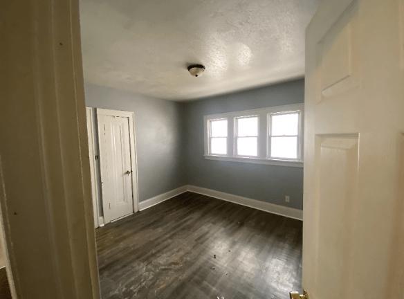 4445 N 30th St unit 4445 Milwaukee, WI 53209 - Home For Rent