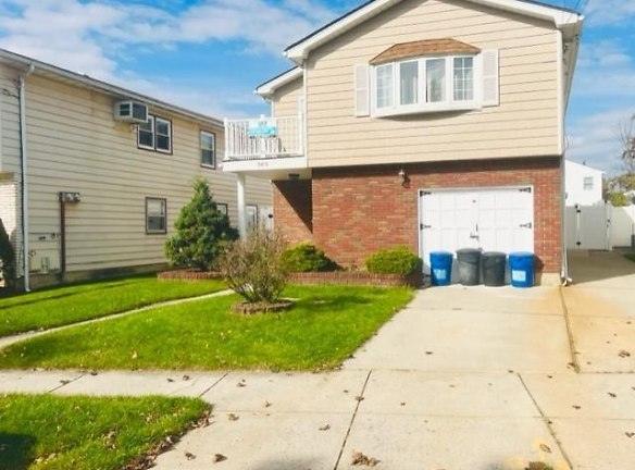 369 Katan Ave #2 Staten Island, NY 10308 - Home For Rent