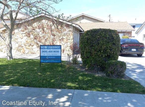 4251 Farquhar Ave Los Alamitos, CA 90720 - Home For Rent