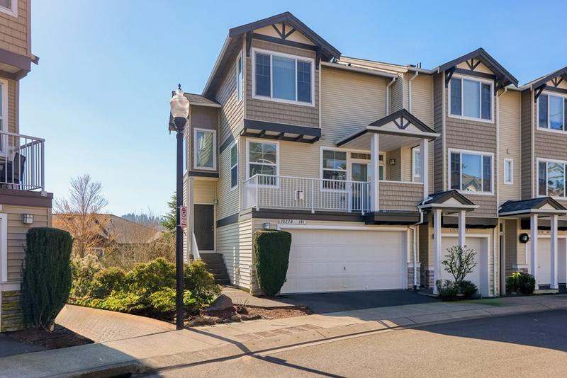 3 Bedroom Beaverton Townhome For Sale