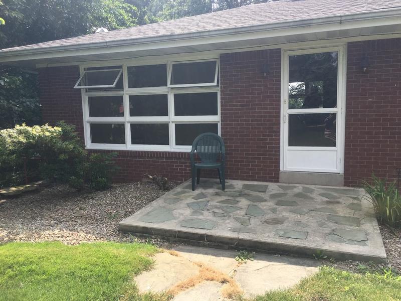 COMPLETELY UPDATED 2 BEDROOM APARTMENT LOCATED IN PLUM!  563 New Texas Rd for Sale