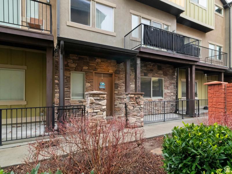 3754 S PRAIRIEWOOD DR, South Salt Lake, UT 84115 Townhouse For Sale  MLS# 1982432