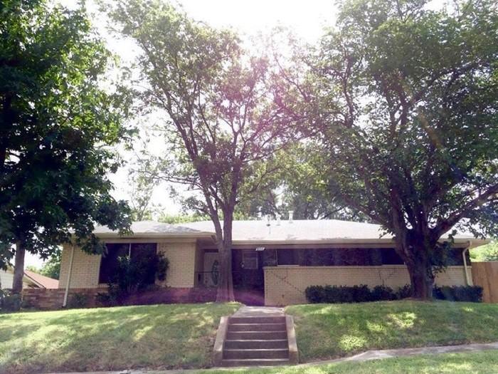 Great 3 Bed Ranch Home!  806 Walter Hill Drive for Sale