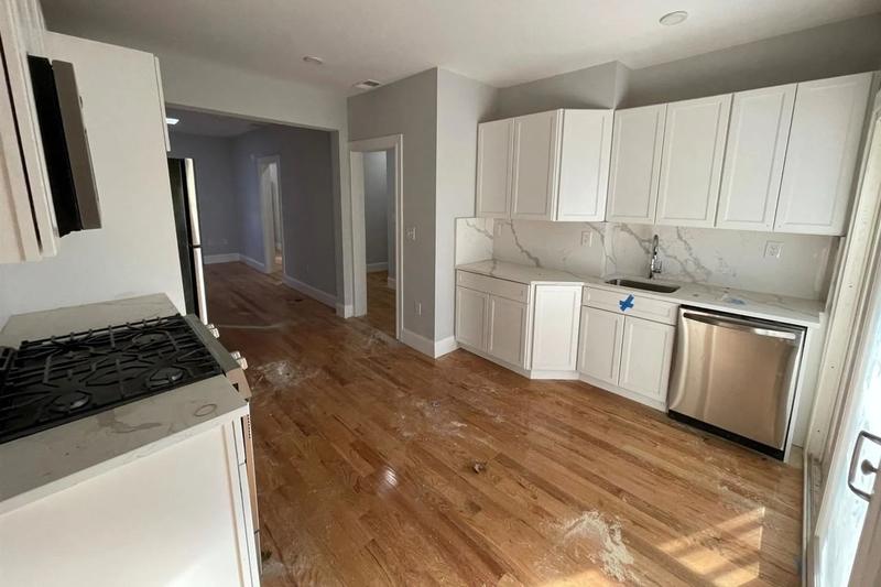 372 Oxford Street  372 Oxford St for Sale