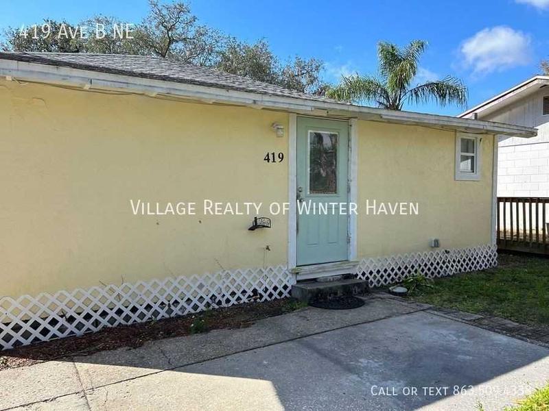 2 Bedroom 1 Bathroom located near the heart of Downtown Winter Haven  419 Avenue B Ne for Sale