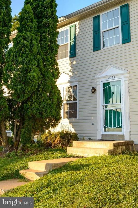 Traditional, Interior Row/Townhouse - PIKESVILLE, MD  8224 Kings Crown Rd for Sale