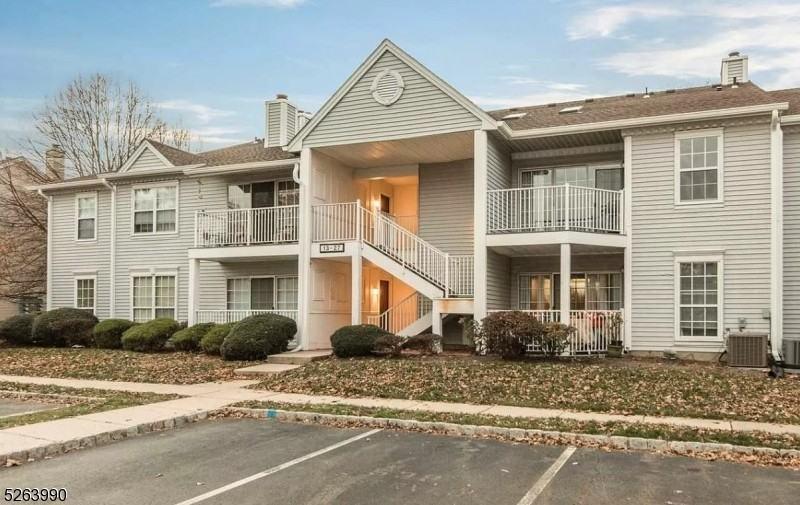 Apartment, Condo Complex, Multi Floor Unit - Franklin Twp. NJ  23 Chelsea Ct for Sale