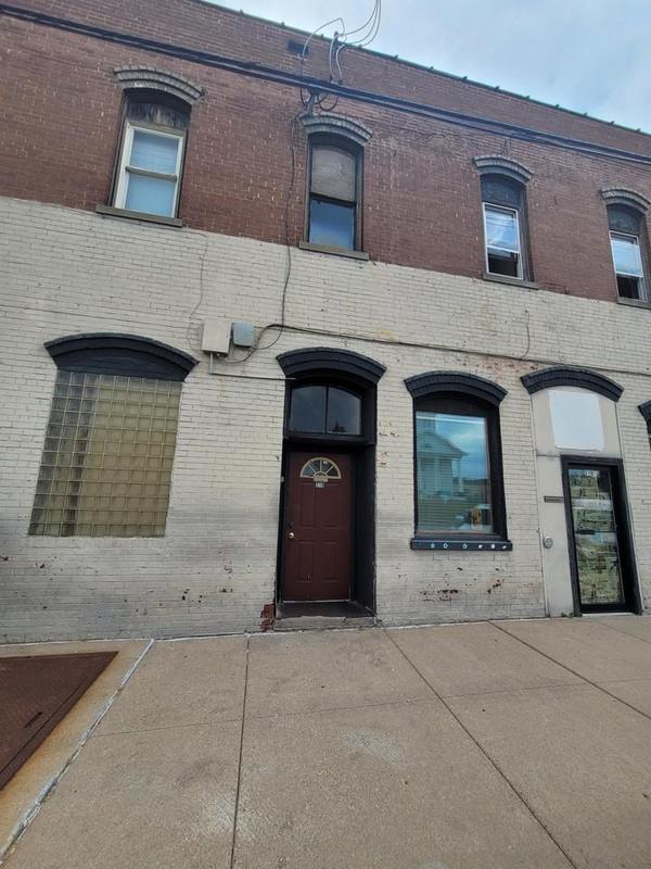 318 Madison Street - C  318 W Madison St #C for Sale