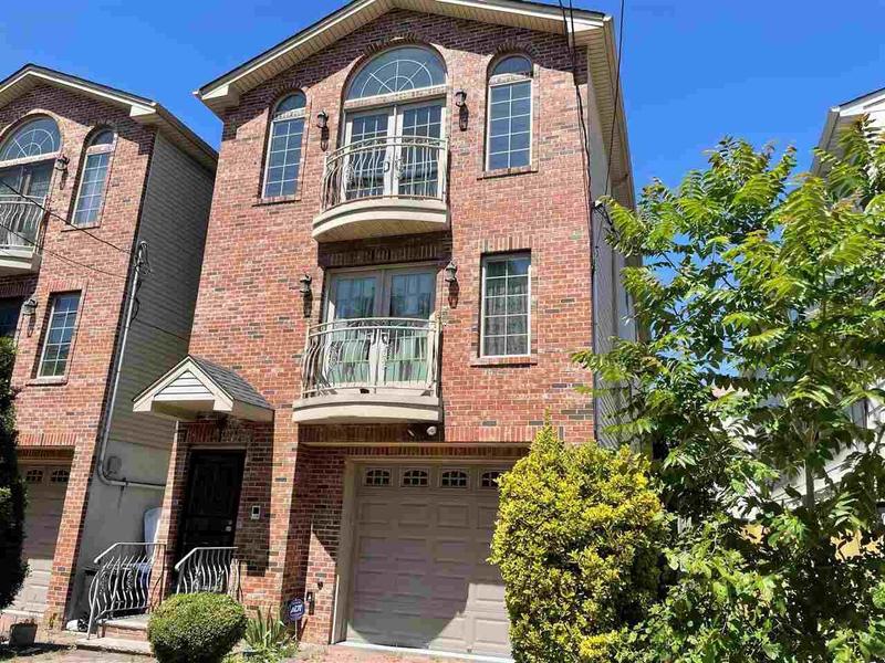 46556657  243 Webster Ave Unit 2 for Sale