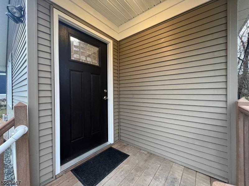 1 Story, Apartment, One Floor Unit - Hopatcong Boro, NJ  18 W River Styx Rd #4 for Sale