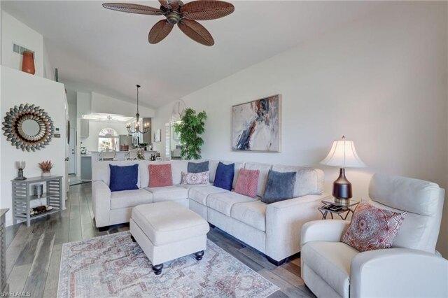 2 bedroom in Naples FL 34113 for Sale
