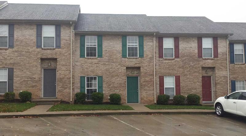 Townhome - Lexington, KY  325 Furlong View Ct for Sale