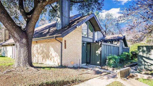 2 bedroom in Dallas TX 75236 for Sale