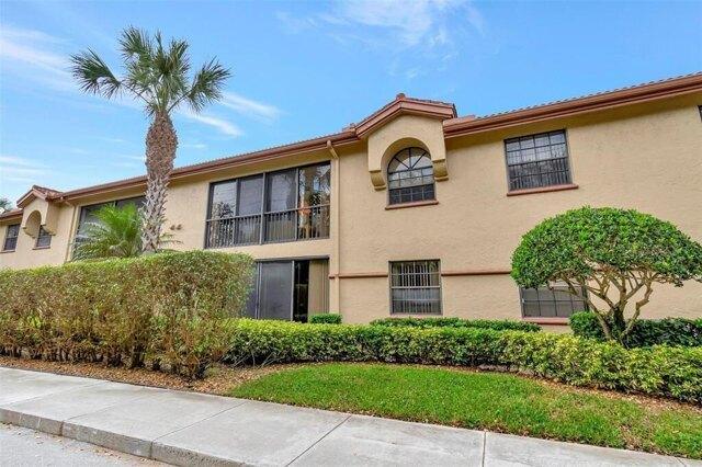 3 bedroom in Boynton Beach FL 33437 for Sale