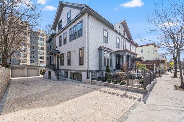 4 bedroom in Cambridge MA 02139 for Sale