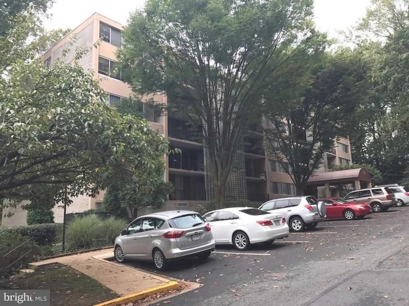 Unit/Flat, Traditional - ANNANDALE, VA  7753 Patriot Dr #21 for Sale