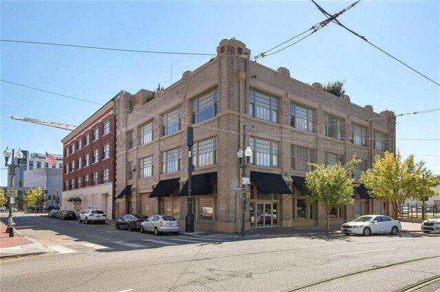 2 bedroom in New Orleans LA 70130 for Sale