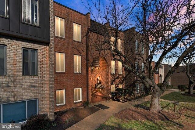 1 bedroom in Arlington VA 22204 for Sale