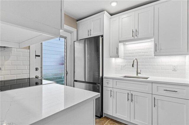 2 bedroom in Naples FL 34102 for Sale