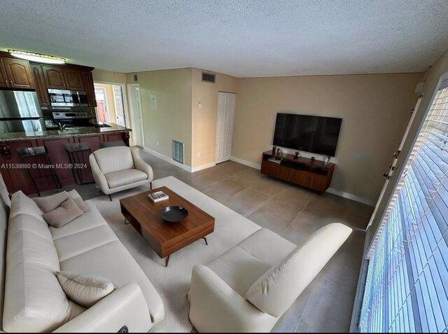 1 bedroom in Miami Lakes FL 33014 for Sale