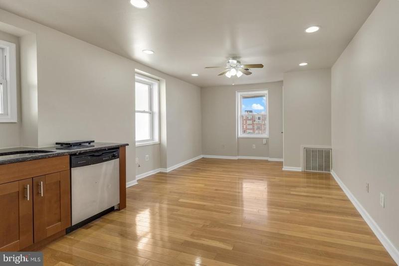 Unit/Flat/Apartment, Unit/Flat - PHILADELPHIA, PA  319 N 40th St #3 for Sale