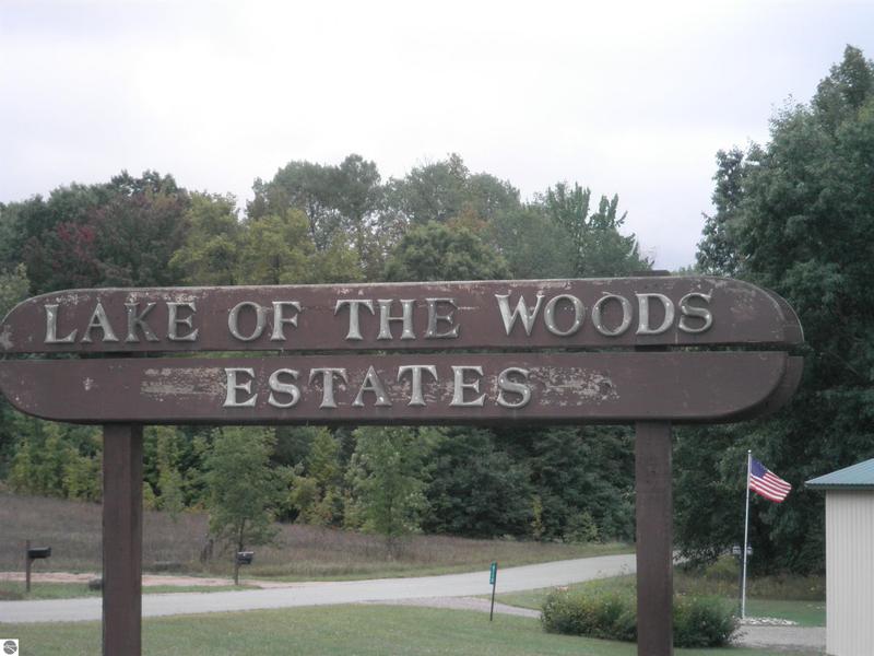 Mancelona, Nice large building lot in Lake of the Woods for Sale