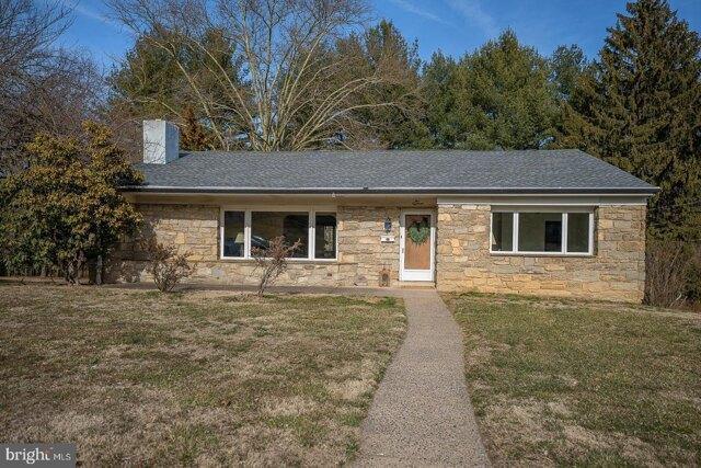 3 Bedroom 2 Bath In Broomall PA 19008 for Sale