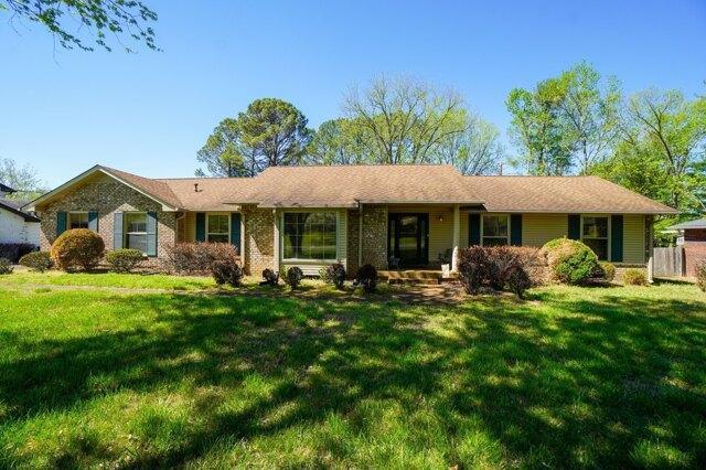 4 Bedroom 2 Bath In Hendersonville TN 37075 for Sale