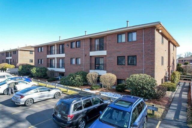2 Bedroom 1 Bath In Hudson NH 03051 for Sale