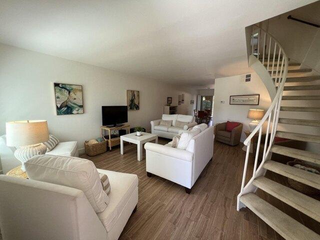 2 Bedroom 2.5 Bath In Palm Desert CA 92260 for Sale