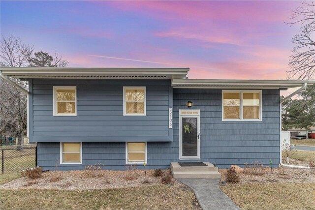 5 Bedroom 2 Bath In Mounds View MN 55112 for Sale