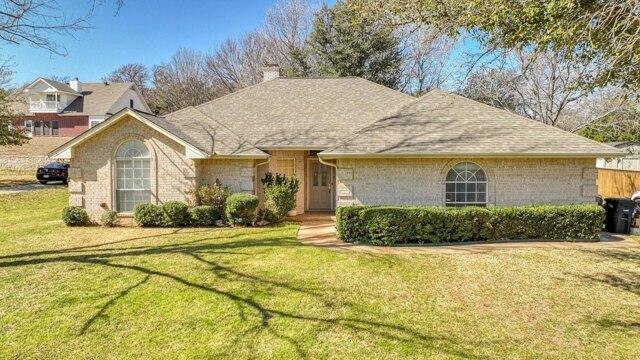 2 Bedroom 2 Bath In Weatherford TX 76087 for Sale