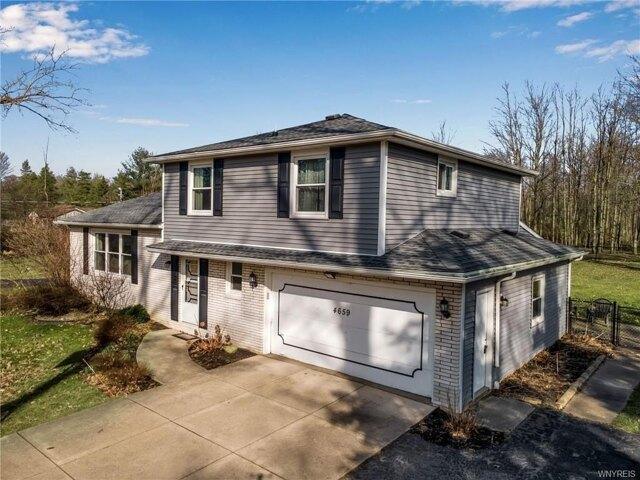 3 Bedroom 1.5 Bath In Hamburg NY 14075 for Sale