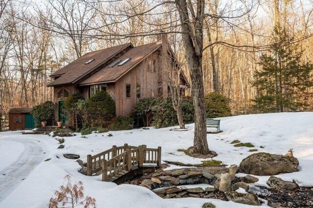 3 Bedroom 2 Bath In Wolfeboro NH 03894 for Sale