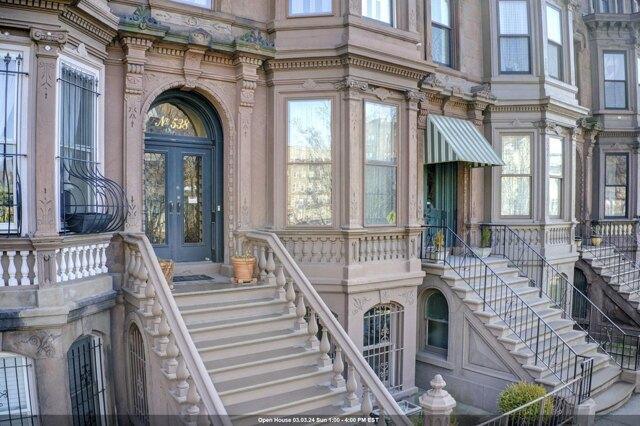 4 Bedroom 3.5 Bath In Jersey City NJ 07304 for Sale