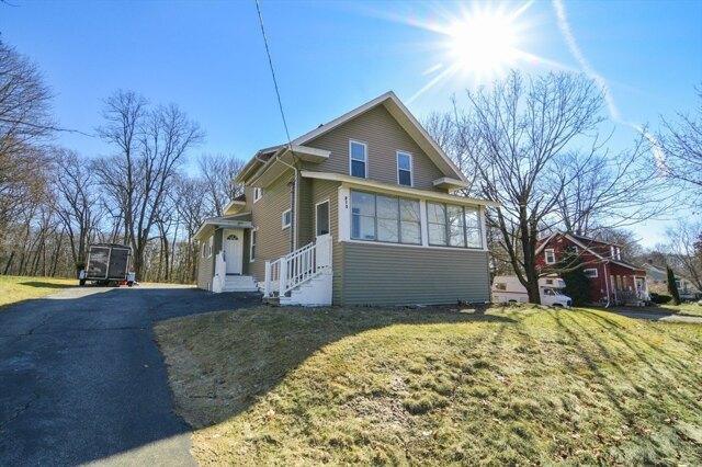 3 Bedroom 2 Bath In Auburn MA 01501 for Sale