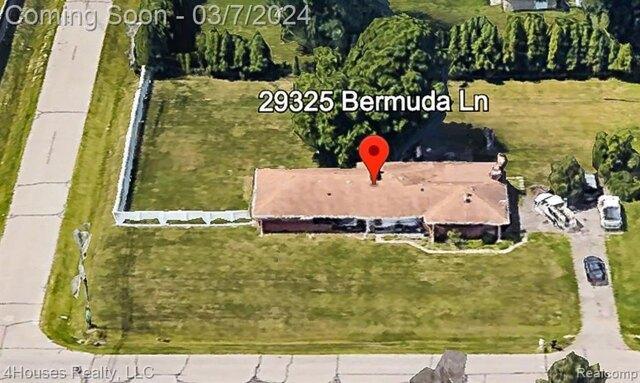 3 Bedroom 1.5 Bath In Southfield MI 48076 for Sale
